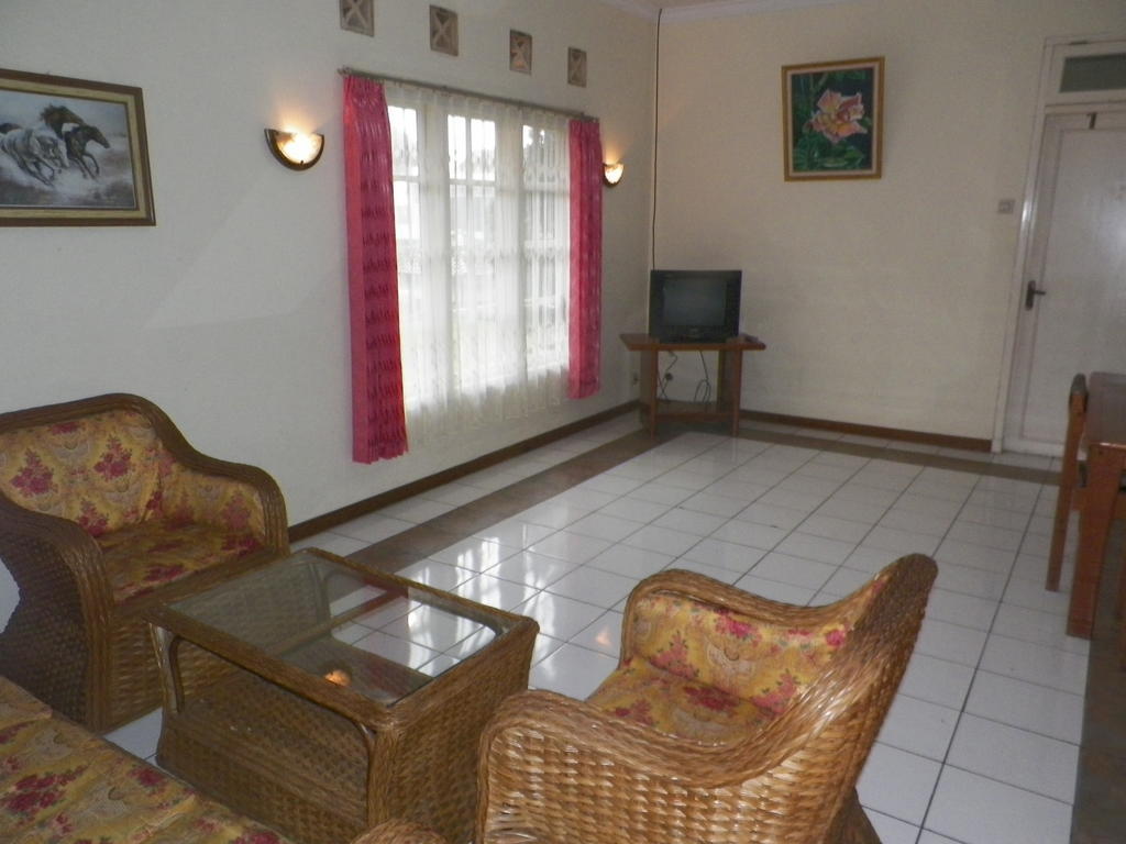 Hotel Puspa Sari Redpartner Ciater Habitación foto